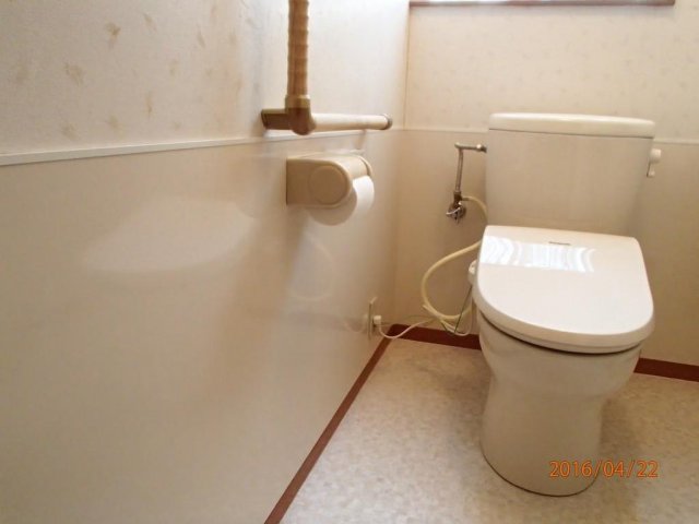 トイレ壁 腰下パネル張り トイレの壁 汚れ カビ困ってませんか ハウスメンテ静岡