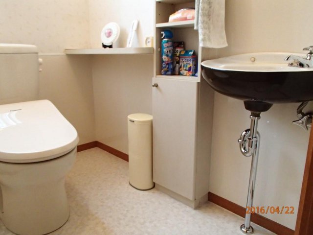 トイレ壁 腰下パネル張り トイレの壁 汚れ カビ困ってませんか ハウスメンテ静岡